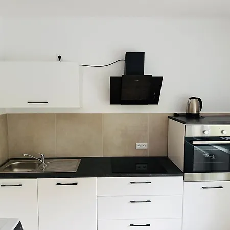 Komfortable Mit Grossen Zimmern, Kueche Und Balkon *